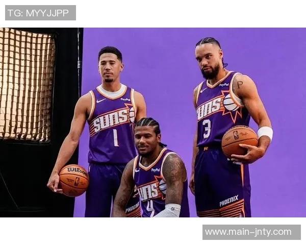 NBA官方推特为太阳队后卫布克送上真挚祝福庆祝其29岁生日快乐